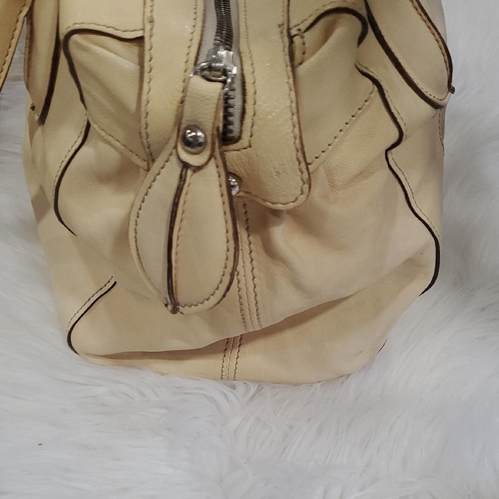 Sundance Cream Leather Shoulder Bag - Picture 8 of 13